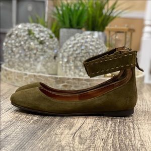 ⚜️ BRAND NEW⚜️ FRYE Suede Ankle Strap Ballet Flat